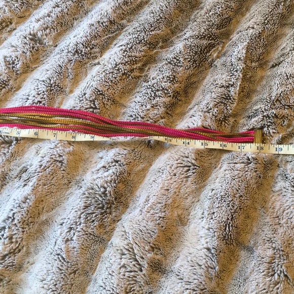 Gold and pink necklace - Picture 4 of 4